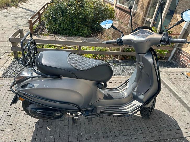 Vespa Sprint 2019 - Matgrijs, Fietsen en Brommers, Brommers | Vespa, Gebruikt, Overige modellen, Ophalen