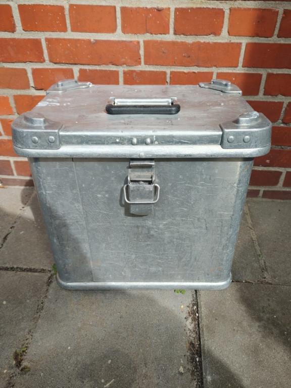 Zarges aluminium box 27L 3.1 kg 40x30x34 K470 type 40677, Huis en Inrichting, Woonaccessoires | Kisten, Gebruikt, Minder dan 50 cm