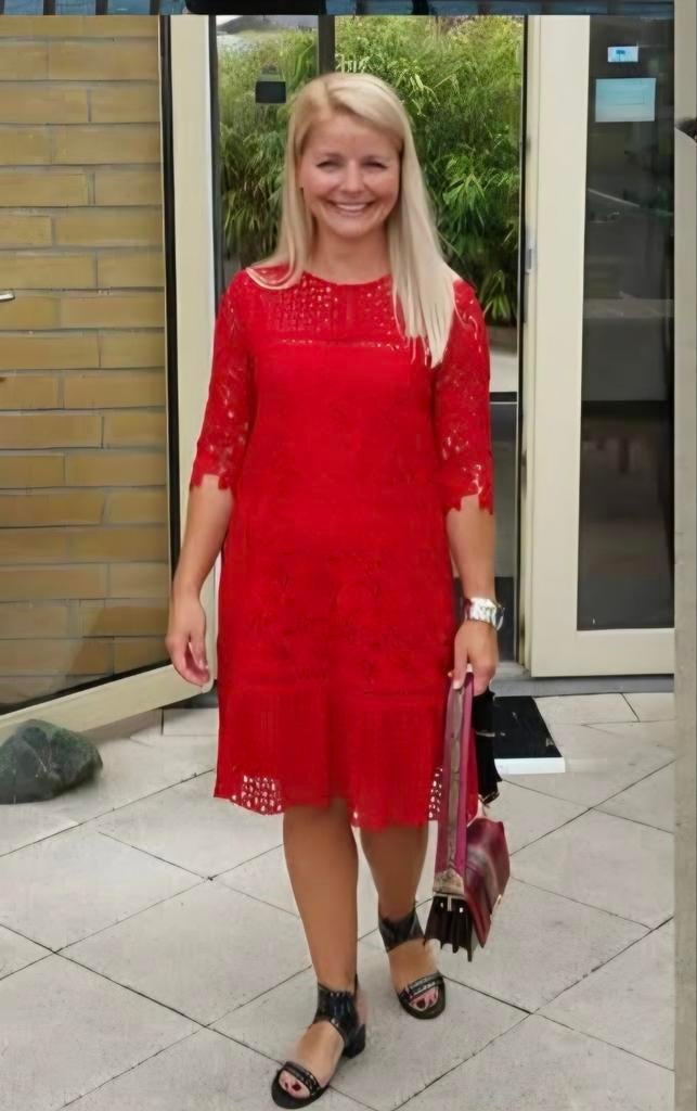 Pinko rode kanten jurk Italiaanse maat 42, Pinko, Ophalen of Verzenden, Zo goed als nieuw, Maat 34 (XS) of kleiner