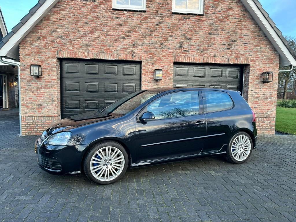 Volkswagen Golf 3.2 V6 184KW R32 3D 4M AUT 2006 Zwart, Auto's, Zwart, 3189 cc, Zwart, Vierwielaandrijving