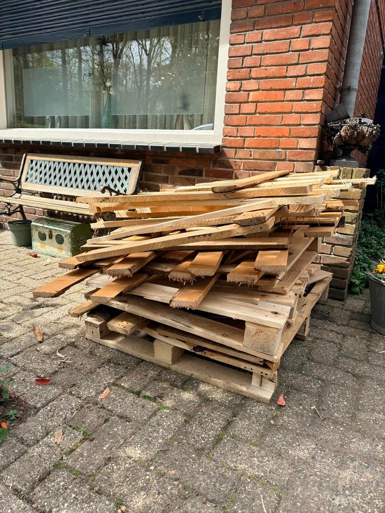 Gratis , gratis kachelhout, Tuin en Terras, Minder dan 3 m³, Ophalen, Overige houtsoorten, Blokken