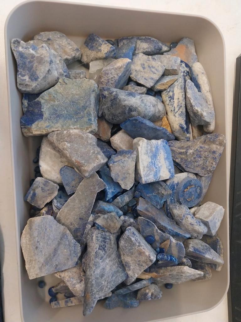 Mix partij ruwe en gezaagde lapis lazuli, Ophalen of Verzenden, Mineraal