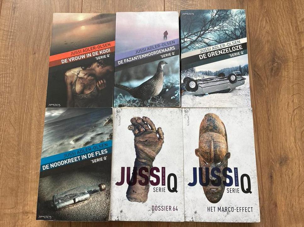Jussi Adler-Olsen Serie Q Boeken (6 stuks), Boeken, Ophalen of Verzenden, Gelezen