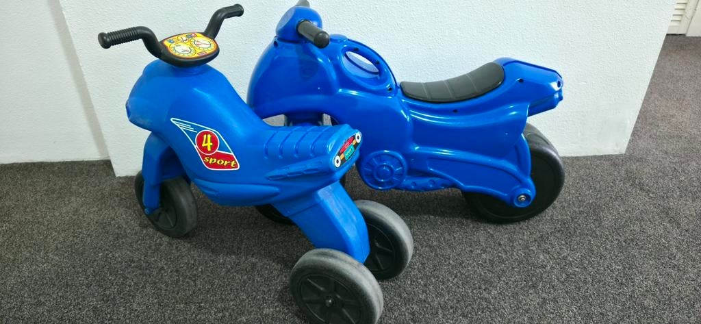 2 blauwe plastic loopmotoren voor kinderen, Kinderen en Baby's, Speelgoed | Buiten | Voertuigen en Loopfietsen, Gebruikt, Loopfiets
