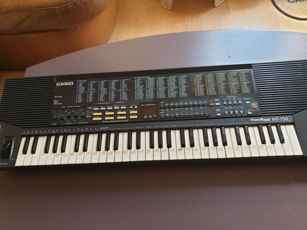 Casio keyboard MT-750, Muziek en Instrumenten, Keyboards, Ophalen, 61 toetsen, Casio