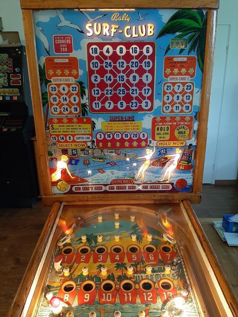 Bally surf club  heeft net service beurt gehad en werkt, Euro, Ophalen of Verzenden, Gebruikt