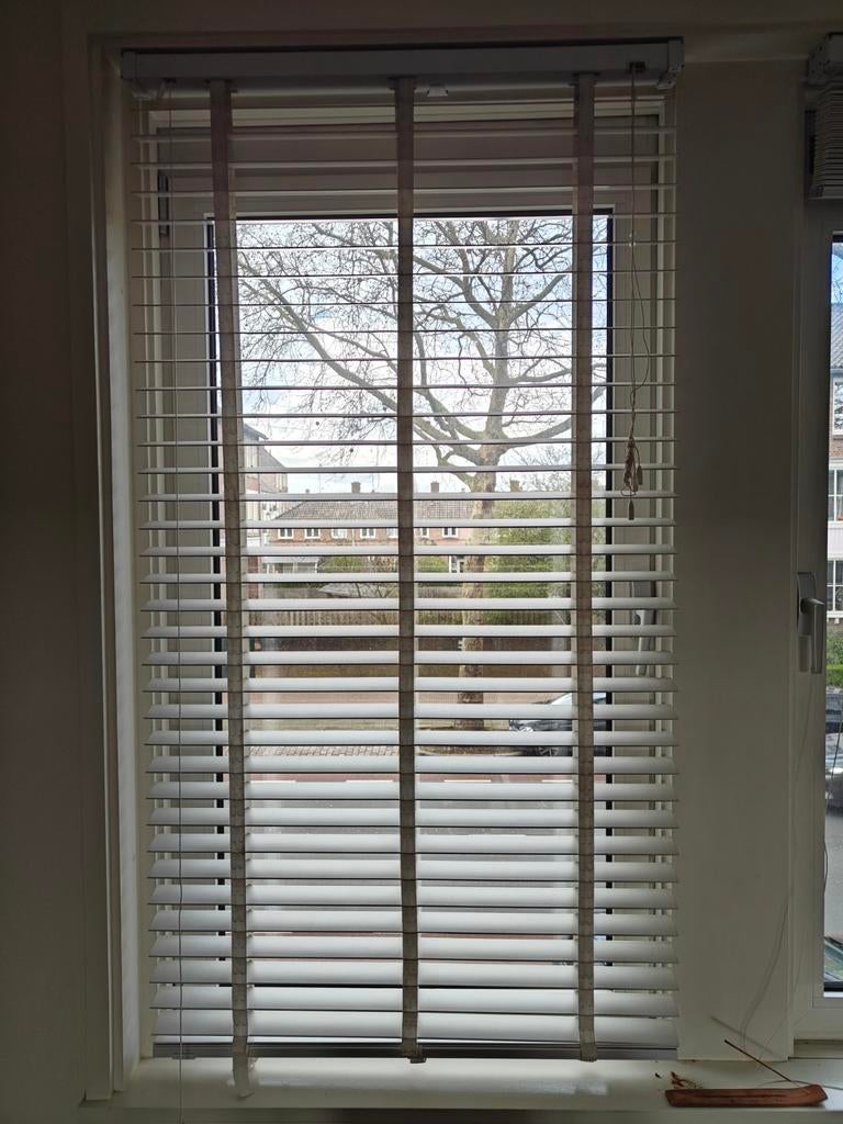 2x Houten witte jaloezieën 90cm breed en 175cm lang, Ophalen of Verzenden