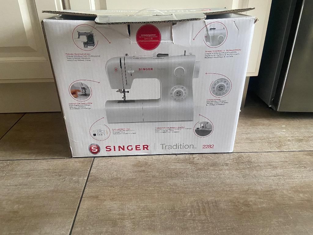 Naaimachine te koop, Hobby en Vrije tijd, Naaimachines en Toebehoren, Ophalen, Zo goed als nieuw, Naaimachine, Singer