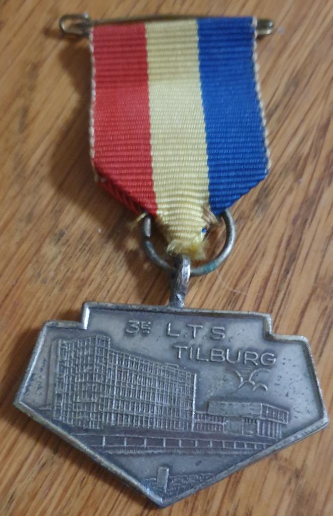 Vintage Medaille 3e L.T.S. Tilburg & lepeltje Tilburg, Verzamelen, Ophalen of Verzenden, Zo goed als nieuw