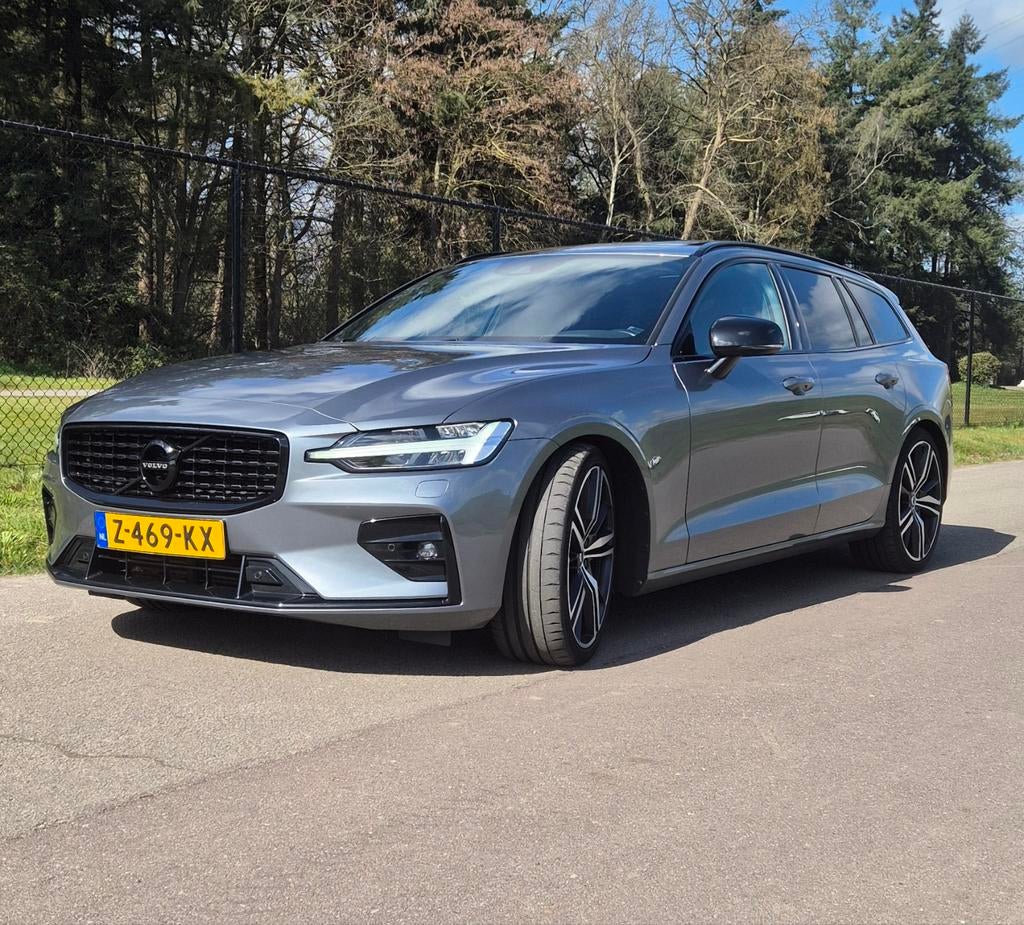 Volvo V60 T5 R-Design full option, 4 cilinders, 1969 cc, Particulier, Dealer onderhouden
