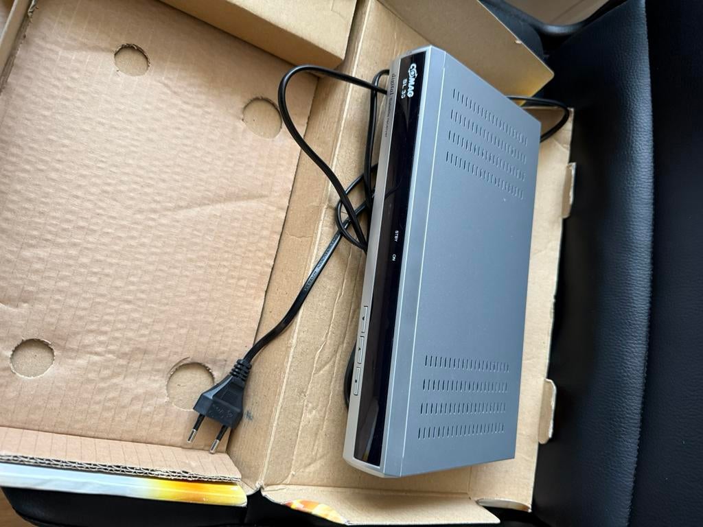 Digitale satelite receiver, Ophalen of Verzenden, Zo goed als nieuw, Overige merken