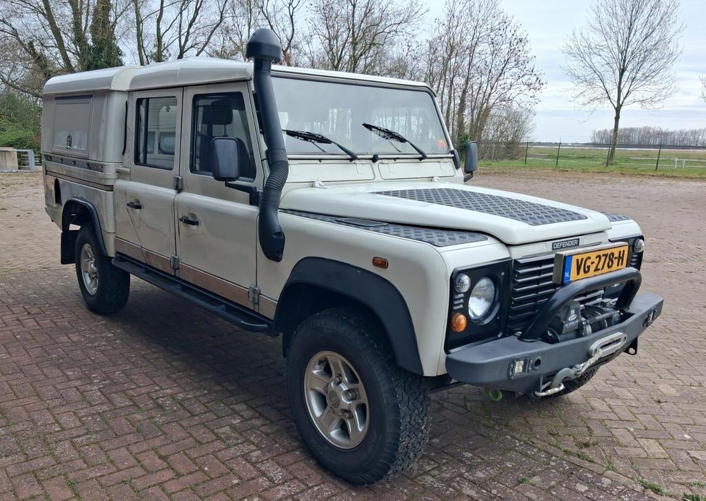 LANDROVER 130 DEFENDER youngtimer 3500kg trekhaak 5persoons, Auto's, Land Rover, Bedrijf, 4x4, Mistlampen, Radio, Trekhaak, Defender