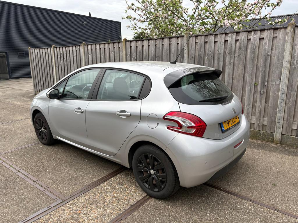 Peugeot 208 1.2 VTi Blue Lease, Voorwielaandrijving, Euro 5, Gebruikt, 31 €/maand