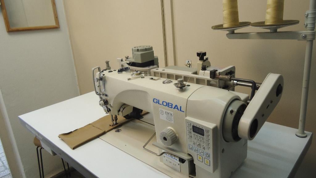 Industrie Naaimachine Global Dubbel Transp ./ Puller Vol aut, Overige merken, Gebruikt, Ophalen of Verzenden, Naaimachine