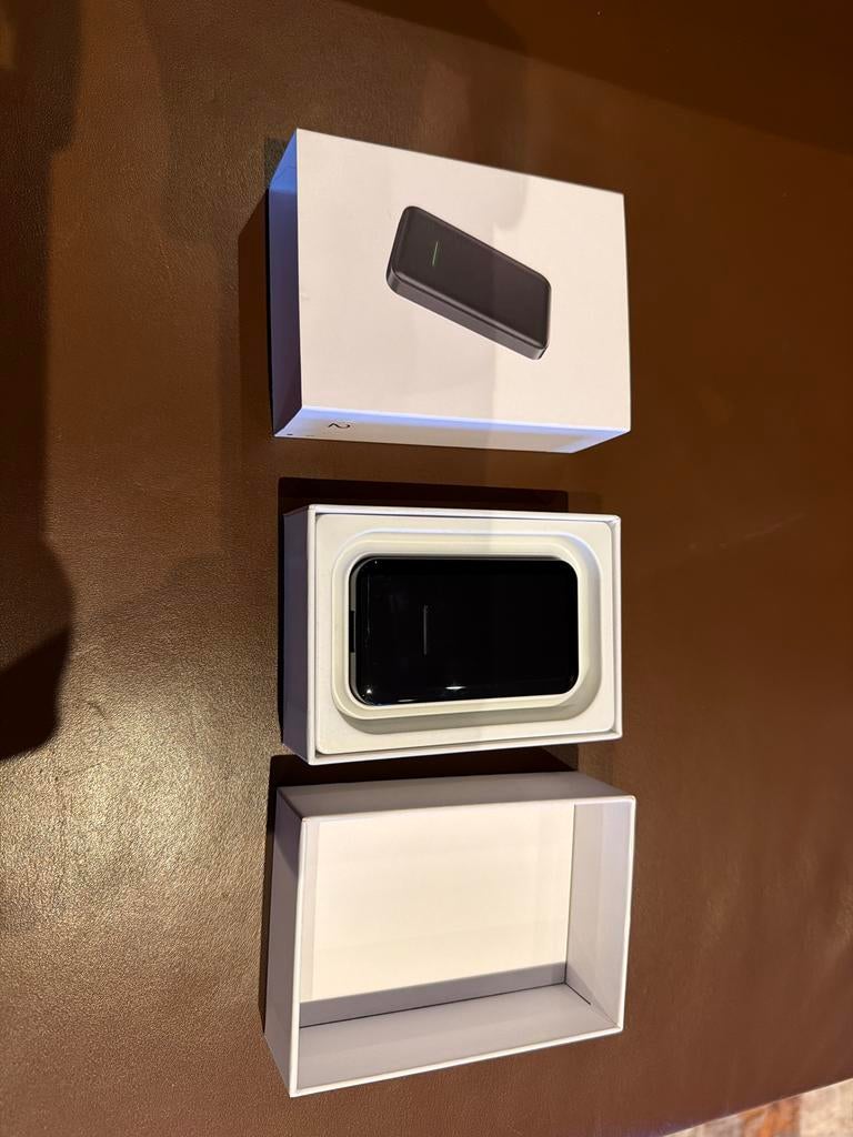 Apple CarPlay Dongle voor Draadloos CarPlay, Ophalen of Verzenden, Zo goed als nieuw