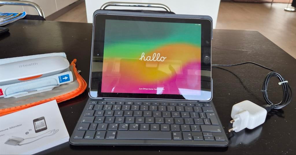 iPad 6e generatie met iHealth bloeddrukmeter, Computers en Software, Apple iPads, Ophalen of Verzenden