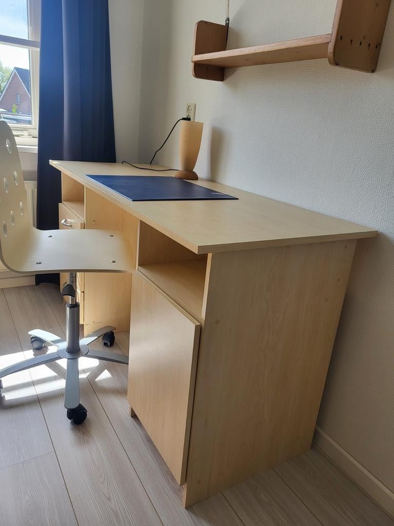 Praktisch bureau met lades en opbergruimte, Huis en Inrichting, Bureaus, Ophalen, Met lades, Gebruikt, Hout