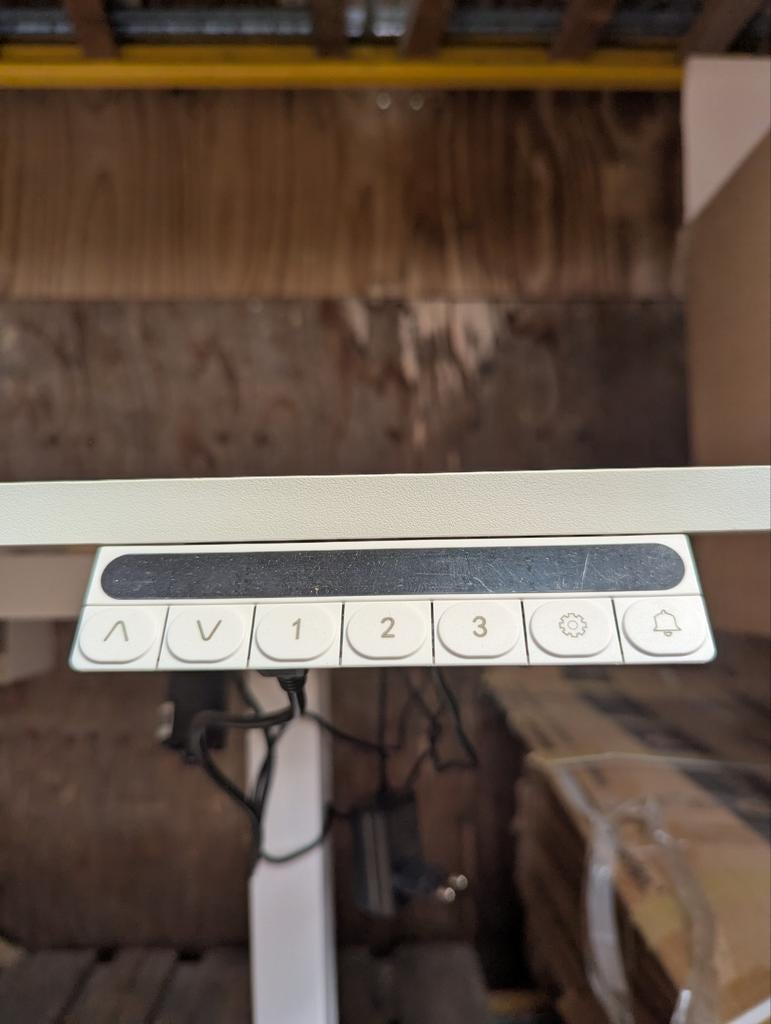 Elektrisch zit sta bureau - 140x70 cm - wit - nieuw, Huis en Inrichting, Bureaus, Ophalen, Pruisische veldweg 220 Hengelo, Metaal