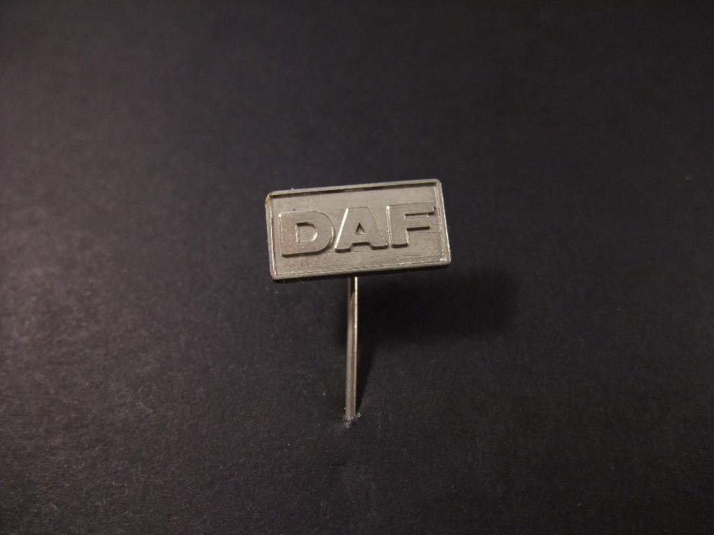 DAF (Van Doorne Automobiel Fabriek) logo (langwerpig ),speld, Ophalen of Verzenden, Gebruikt, Overige onderwerpen