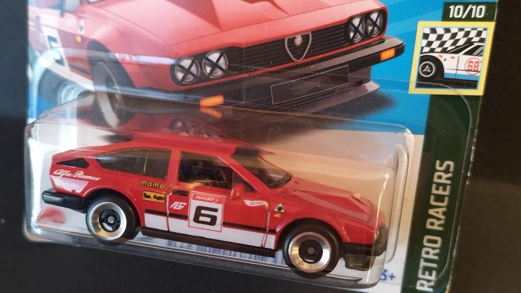 Alfa Romeo GTV 6 3.0 rood 1:64 Hotwheels Pol, Auto, Verzenden, Nieuw, 1186MJ 1 NL