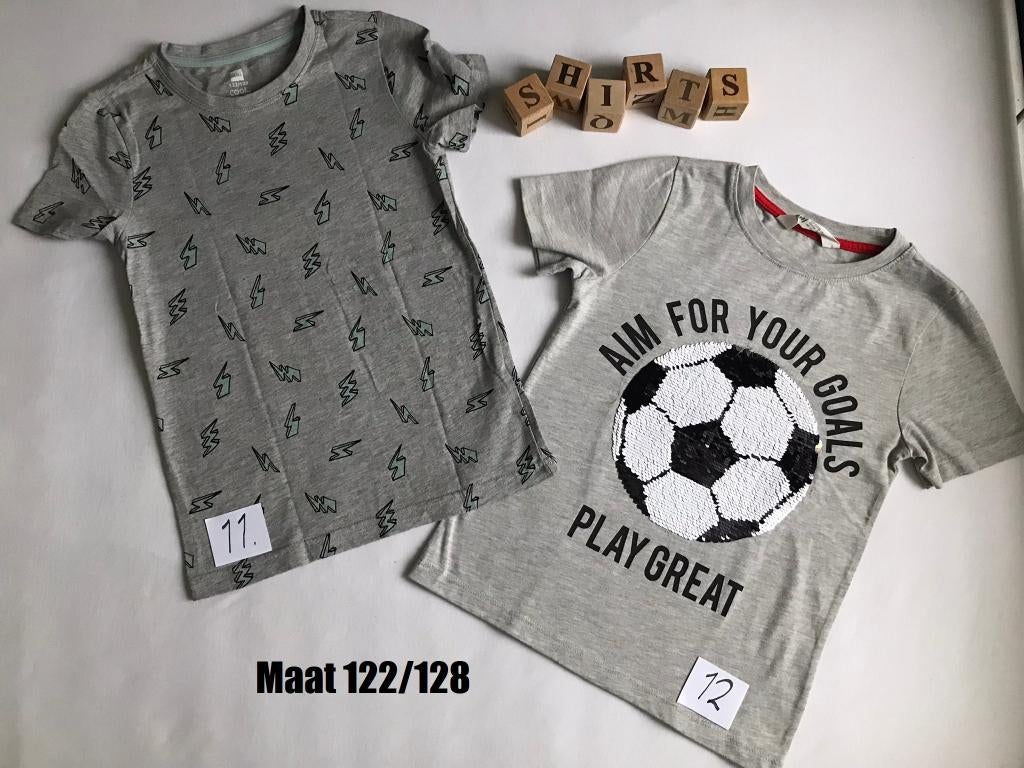 2 Stuks:Grijs shirtjes Hema -122/128 bliksem+voetbalprint, Kinderen en Baby's, Kinderkleding | Maat 122, Zo goed als nieuw, Jongen