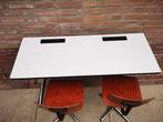 vintage industrieel schoolbankje met 2 stoelen, Kinderen en Baby's, Kinderkamer | Tafels en Stoelen, Ophalen, Gebruikt, Tafel(s) en Stoel(en)