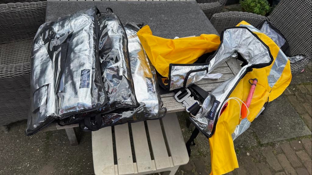 4 Speciale Brandvertragende Reddingsvesten 275N, Ophalen of Verzenden, Nieuw, Dame of Heer, Reddingsvest of Zwemvest