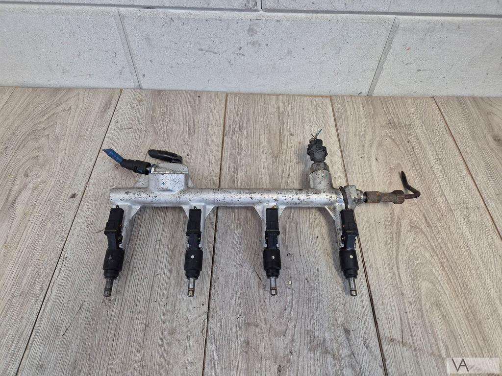Set van 4 injectoren met rail Opel Vectra Zafira 2.2 benzine, Gebruikt, -, -, Opel