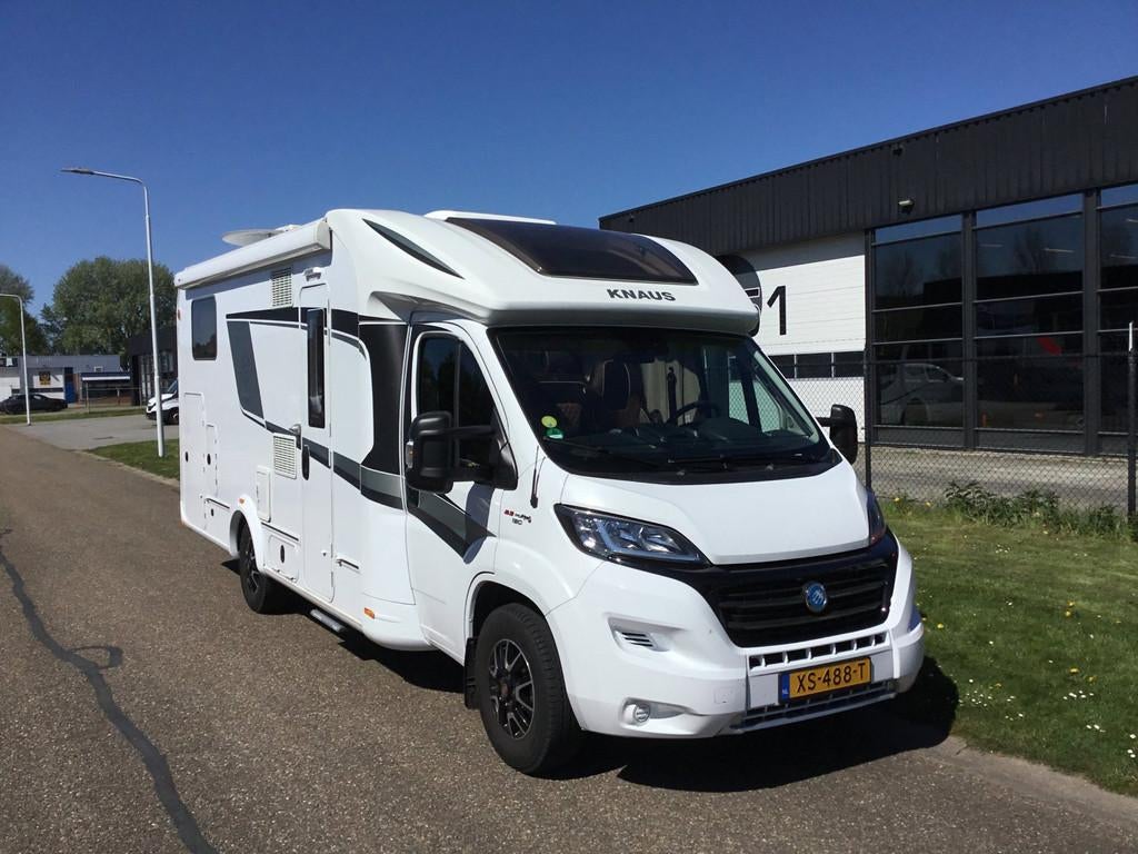 Knaus R22 700 MEG PLATINUM AUTOMAAT, LEVEL, 25.000KM, Caravans en Kamperen, Campers, Automaat, Airbags, Bedrijf, Diesel