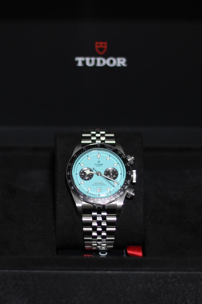 Tudor Black Bay Chrono Flamingo Blue –Full Set 2025–Like New, Ophalen of Verzenden, Zo goed als nieuw, Zwart, IOS