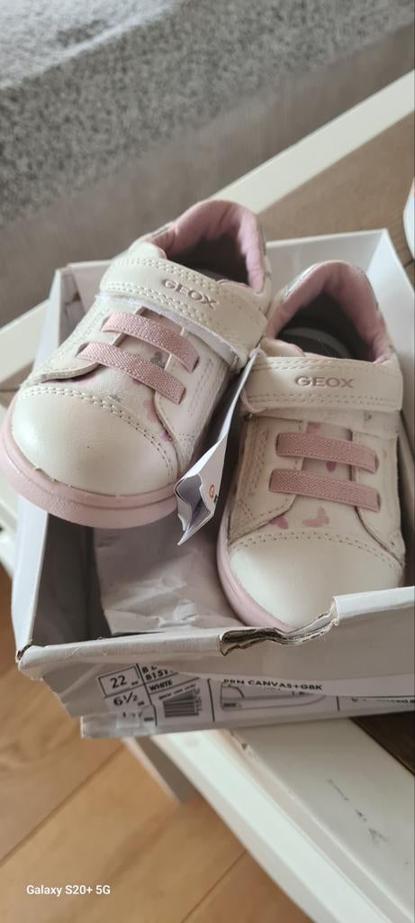 Nieuwe Geox baby sneakers maat 22, wit met roze, Meisje, Schoenen, Nieuw, Ophalen of Verzenden