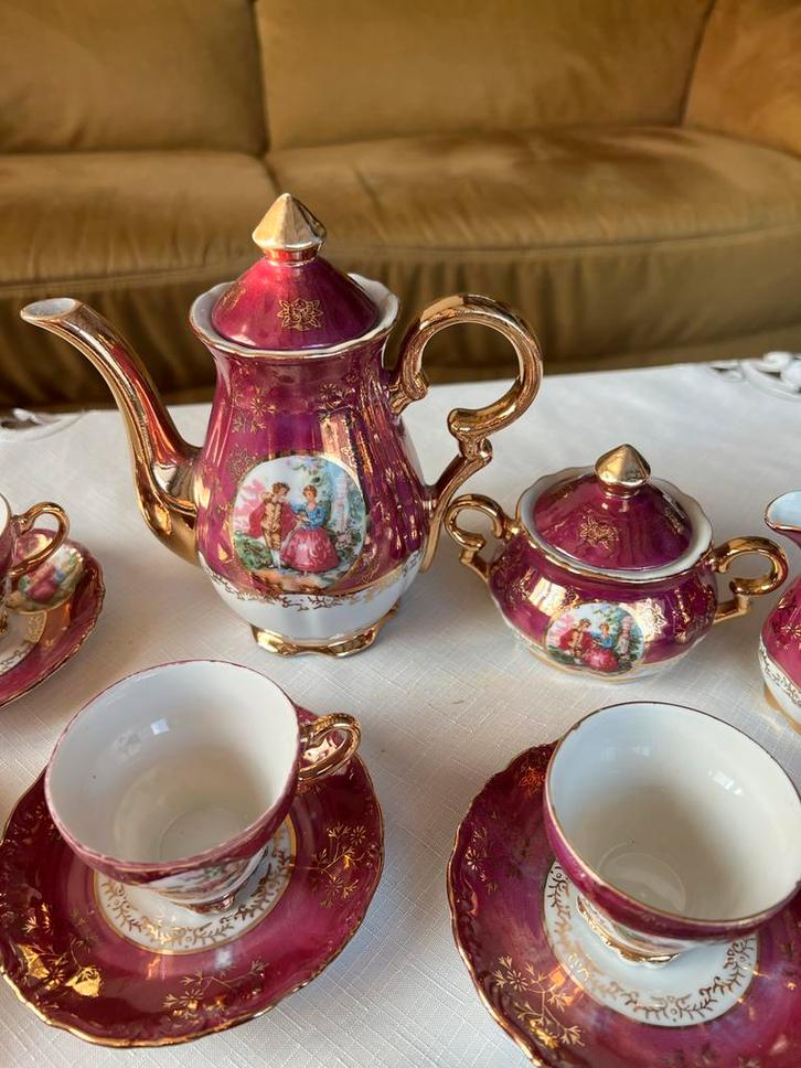 Vintage theeservies: theepot, suikerpot, melkkan en kopjes, Huis en Inrichting, Keuken | Servies, Gebruikt, Compleet servies, Overige stijlen