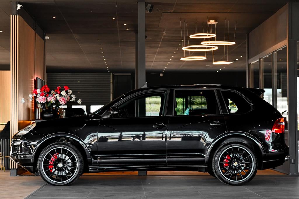 Porsche Cayenne 4.8 GTS. Pano, Luchtv, Alcantara hemel, Memo, Automaat, Cayenne, 405 pk, Zwart