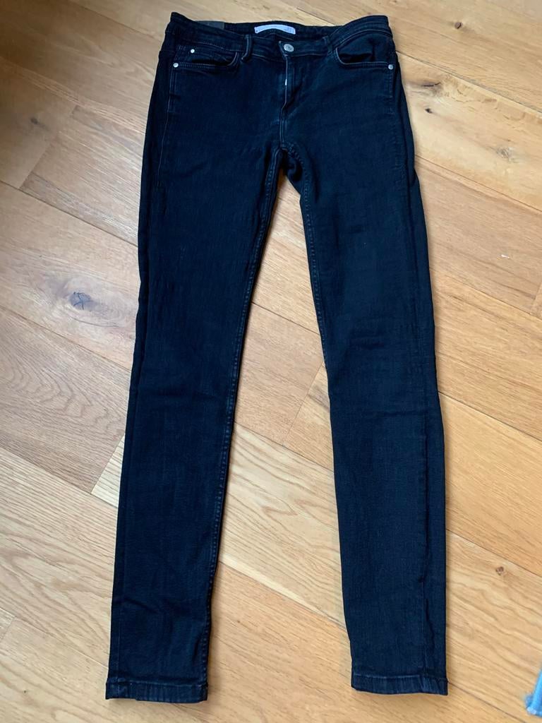 Zara broek W28, Ophalen of Verzenden, Zo goed als nieuw, Zwart, W28 - W29 (confectie 36)