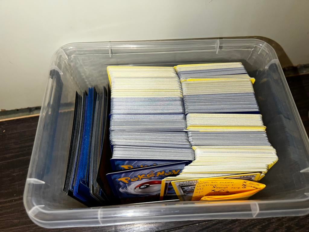 Kratje met Pokémon kaarten (Bulk), Ophalen of Verzenden, Zo goed als nieuw, Meerdere kaarten