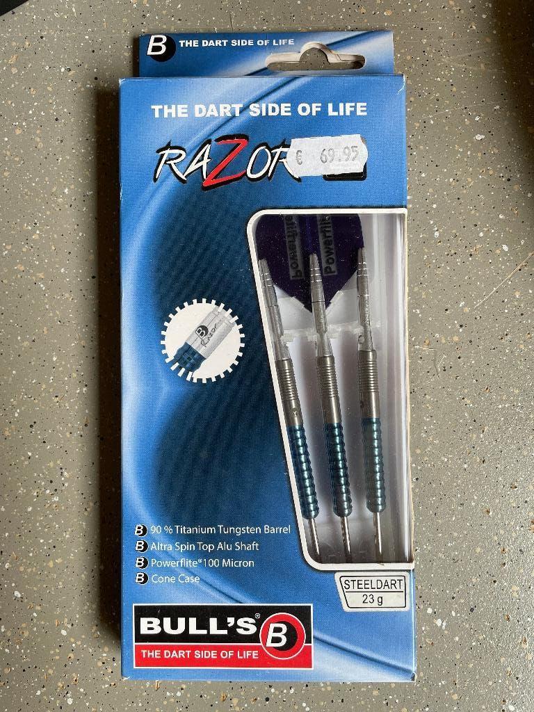 Bull's Razor 23 gram, Sport en Fitness, Darts, Ophalen of Verzenden, Zo goed als nieuw, Pijlen