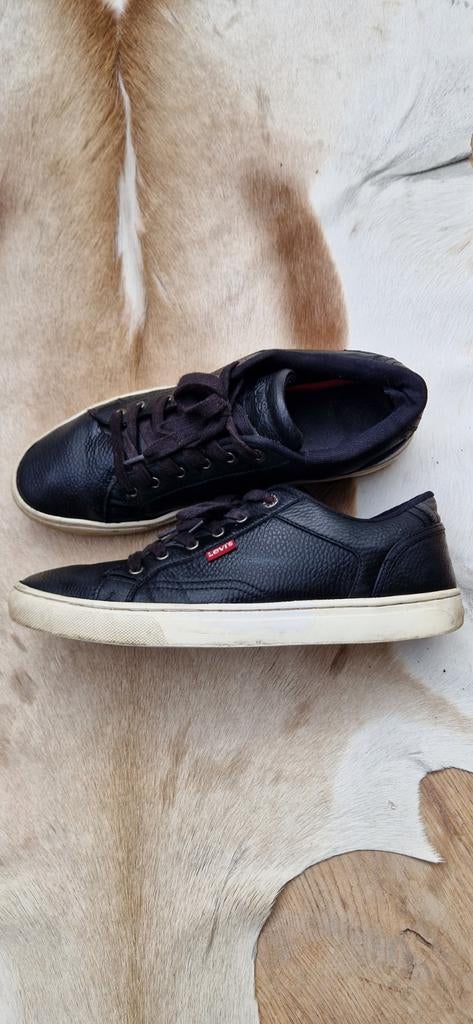 Zwarte Levi's sneakers van echt leer maat 43, Ophalen of Verzenden, Zo goed als nieuw, Zwart