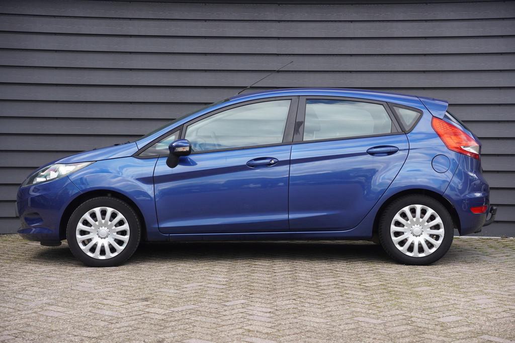 Ford Fiesta 1.25 Limited - AIRCO - 5 DEURS - TREKHAAK - ELEK, Auto's, Ford, Voorwielaandrijving, Euro 5, Stof, 4 cilinders