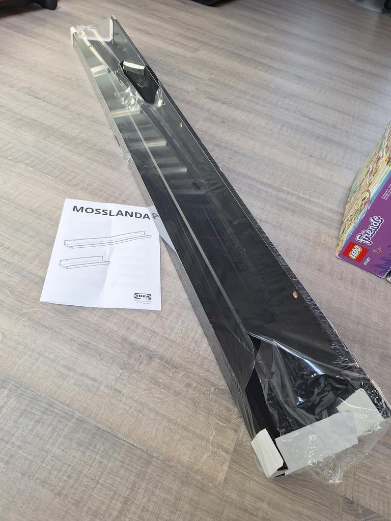 Schilderijen wandplank Mosslanda - Ikea, Huis en Inrichting, Woonaccessoires | Wandplanken en Boekenplanken, Ophalen