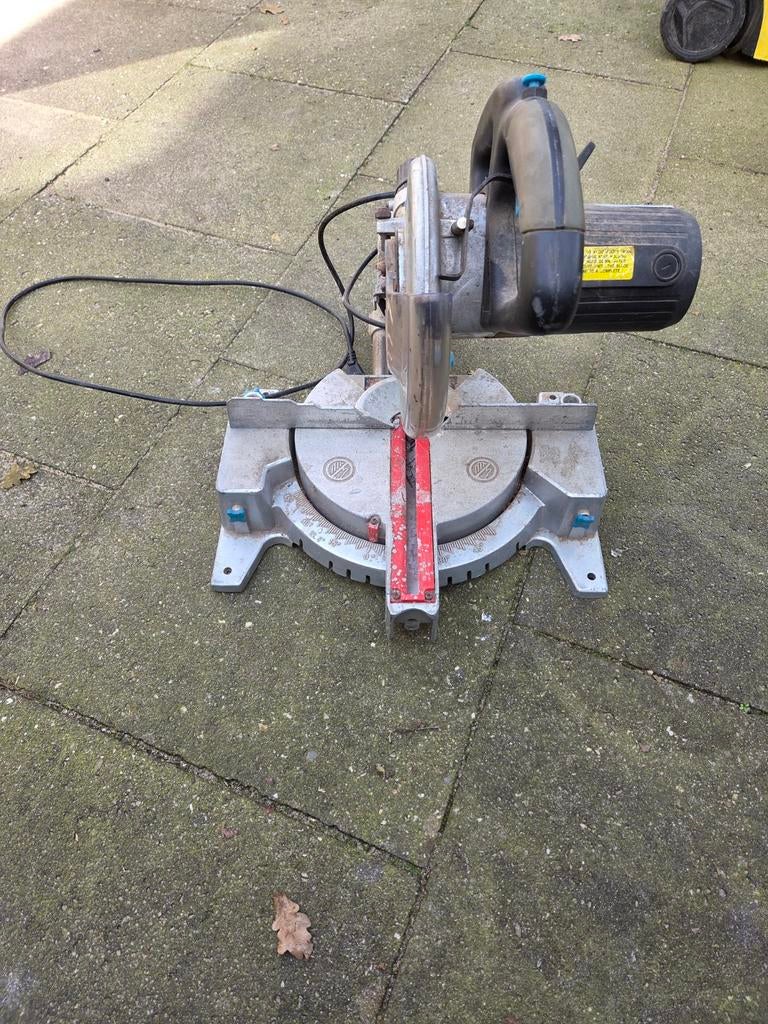 Afkortzaag Ferm, Ophalen