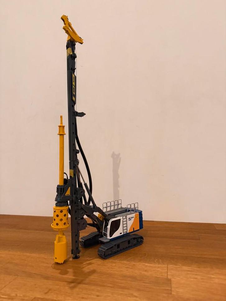 Conrad Bauer BG28H boormachine 1:50, Hobby en Vrije tijd, Modelauto's | 1:50, Nieuw, Bus of Vrachtwagen, Wsi, Ophalen of Verzenden