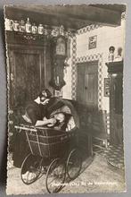 Staphorst , Bij de kinderwagen, Ophalen of Verzenden, Ongelopen, Overijssel