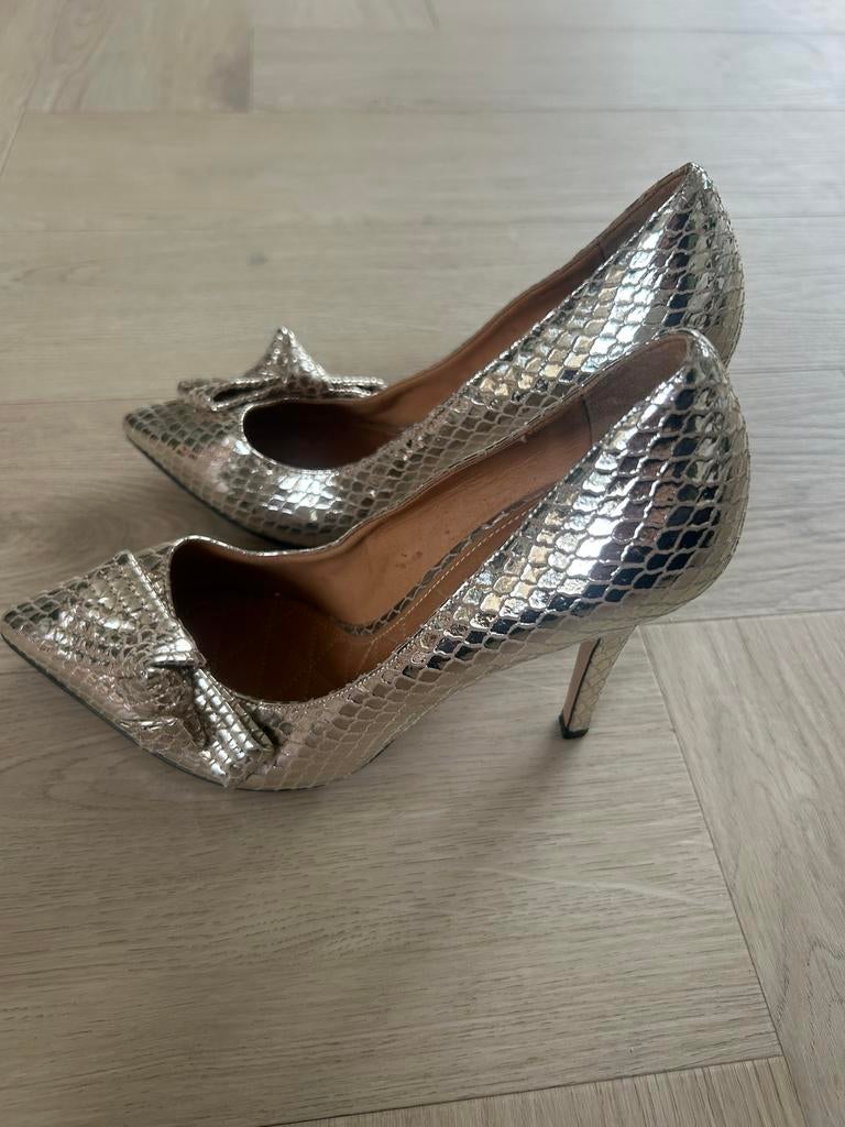 Isabel Marant pumps met strik, maat 38, Kleding | Dames, Schoenen, Ophalen of Verzenden, Gedragen, Overige kleuren, Pumps
