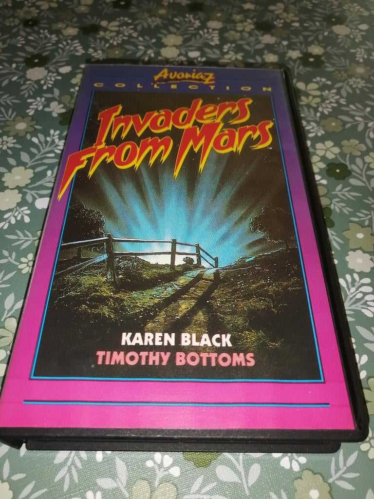 VHS - Invaders From Mars, Cd's en Dvd's, VHS | Film, Vanaf 16 jaar, Ophalen of Verzenden, Zo goed als nieuw, Horror