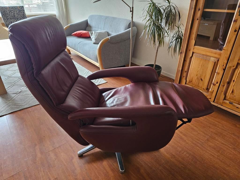 Leren Hukla relaxstoel donkerrood, Ophalen, Gebruikt, Leer, 50 tot 75 cm
