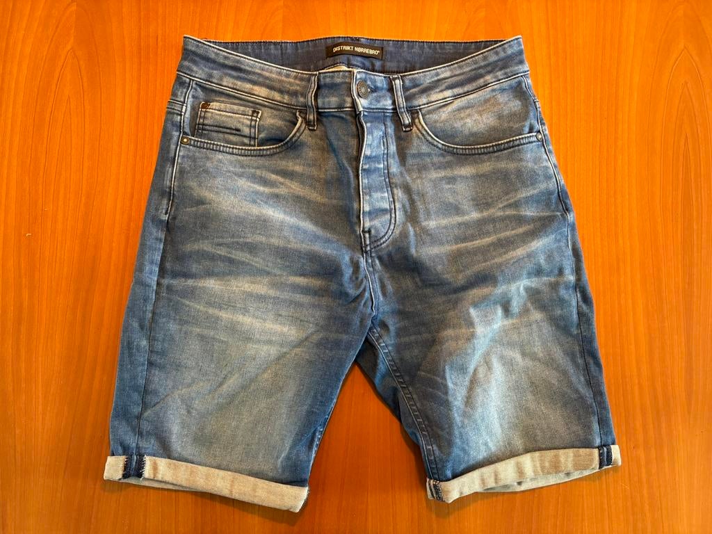 Distrikt korte spijkerbroek maat S, Kleding | Heren, Ophalen, Zo goed als nieuw, Blauw, Overige jeansmaten