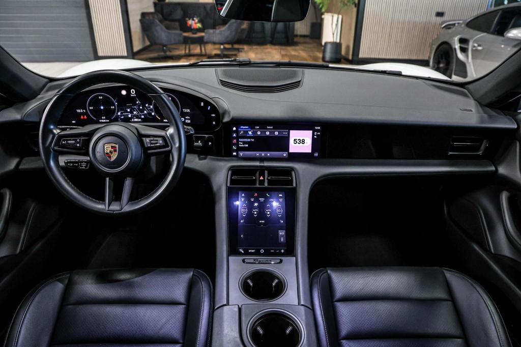 Porsche Taycan Cross Turismo 4 93 kWh|21''|Innodrive|Luchtve, Auto's, Automaat, Zwart, 4 stoelen, Leder