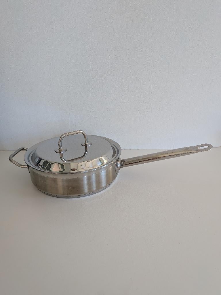 Hapjespan met deksel  van SIGG. RVS, Inductieplaat, Ophalen of Verzenden, Zo goed als nieuw, Rvs