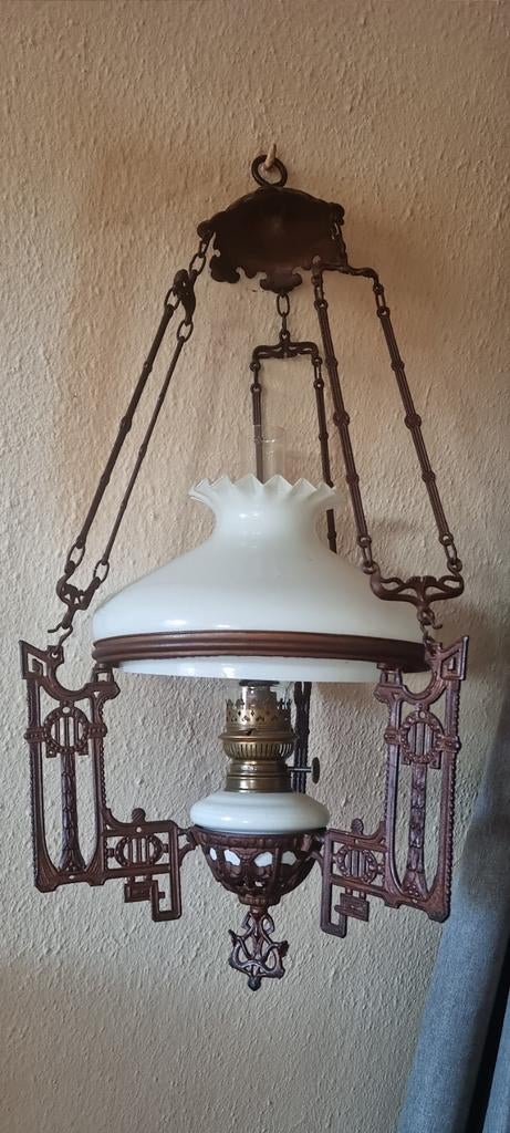 Antieke olielamp / hanglamp met melkglas kap, Ophalen