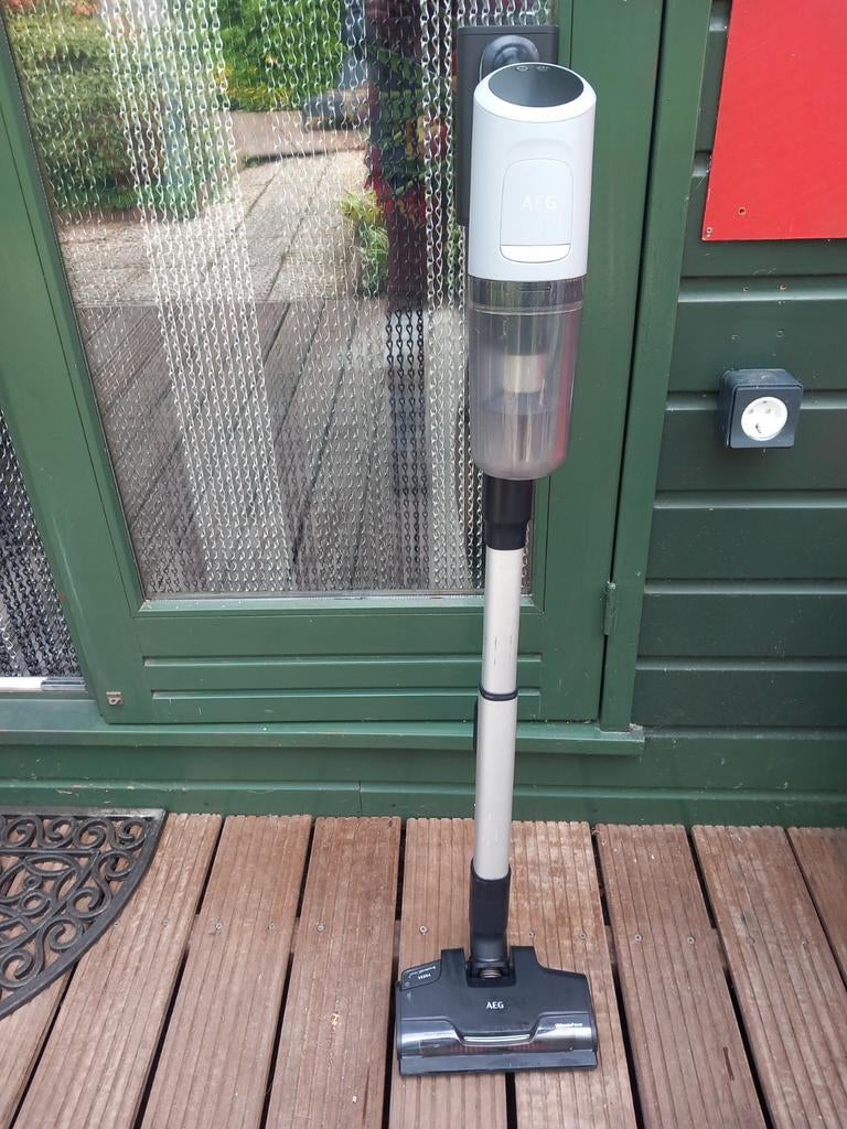 AEG steelstofzuiger, Ophalen